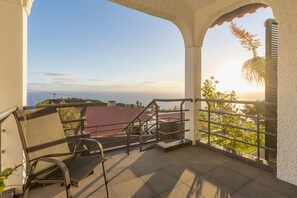 Property grounds - Sunset Villa, vue Exceptionnelle sur le Cristo Rei (Caniço)