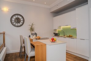 Frigorifero, microonde, forno, lavastoviglie