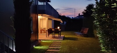Ferienwohnung auf der Höri, Terrasse und Garten, 8 Minuten Fußweg zum Bodensee