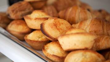 Free daily buffet breakfast