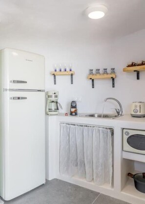 Kühlschrank, Ofen, Herdplatte, Geschirrspüler