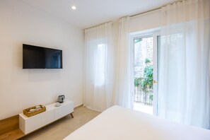 1 bedroom, free WiFi, bed sheets - Montesanto View Room 2 by Wonderful Italy (Napoli)