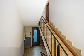 Interior - Montesanto View Room 2 by Wonderful Italy (Napoli)