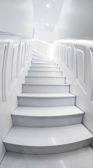 Interior detail - Toni Villa (Budapest)