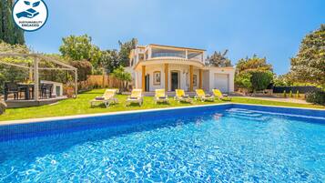 Una piscina climatizada