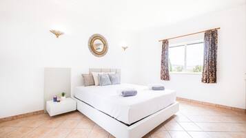4 dormitorios, tabla de planchar con plancha, wifi gratis y ropa de cama