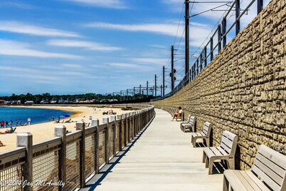 Private Coastal Retreat by Rocky Neck State Park!