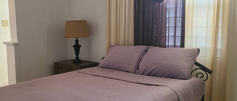 1 bedroom, WiFi, bed sheets