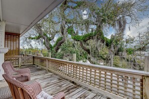 Terrace/patio - Experience Coastal Luxury at The Waterway 405: Marina Views, Pool, Dining! (Wrightsville Beach)