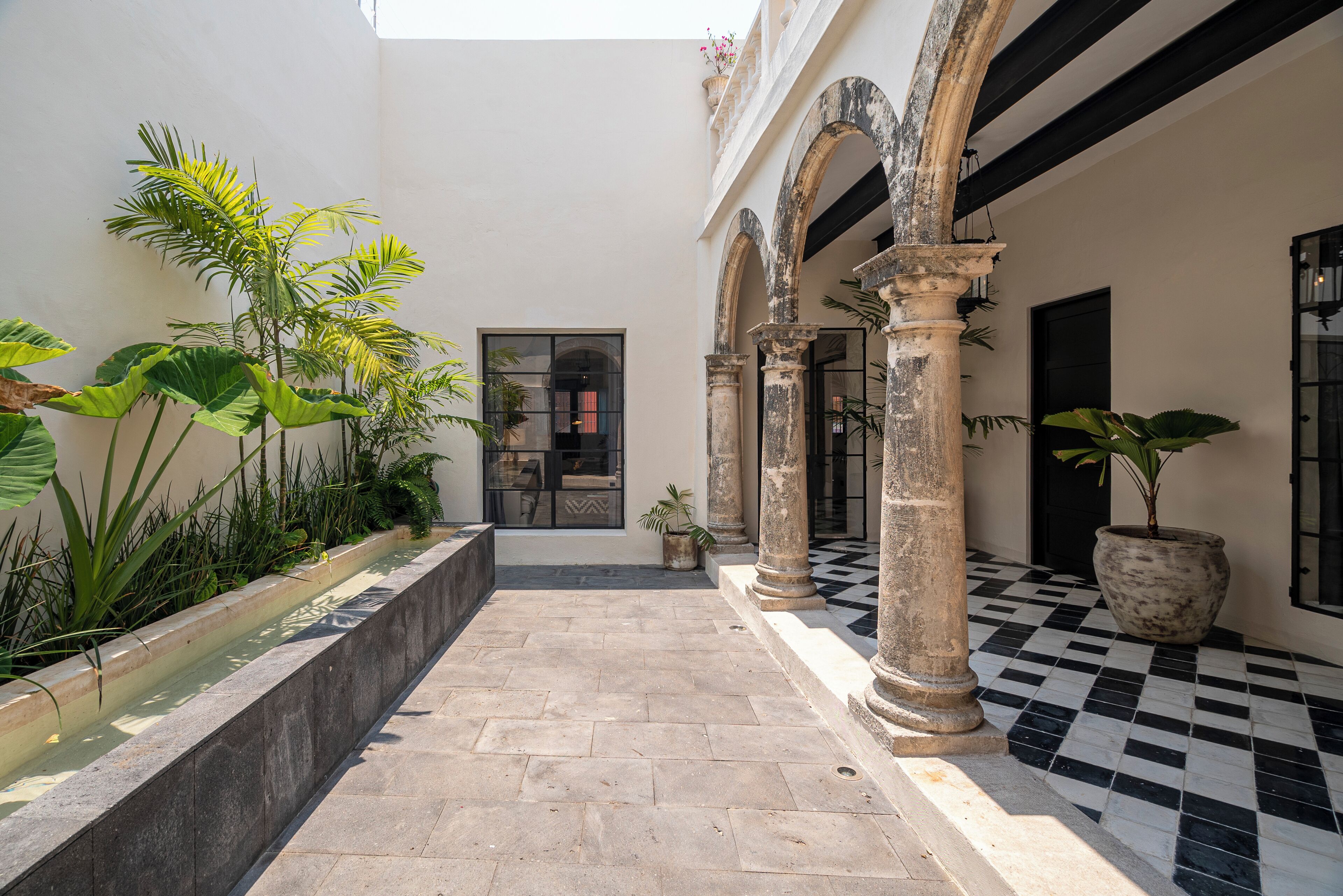 Habitación de lujo, 2 camas Queen size, vista al patio, planta baja | Terraza o patio