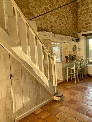 المنشأة من الداخل