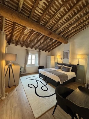 1 chambre, fer et planche à repasser, Wi-Fi gratuit, draps fournis