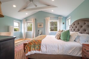 3 bedrooms, in-room safe, desk, iron/ironing board - Candlewood Lake, Brookfield CT (Brookfield)