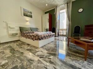 4 chambres, fer et planche à repasser, Wi-Fi gratuit, draps fournis