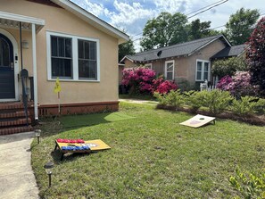 Property grounds - Newly Renovated 1936 Home Close To Augusta National, Airport & Downtown! (Augusta)