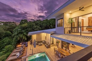Outdoor dining - Casa Tres Parajitas - House of Three Little Birds (Hatillo)