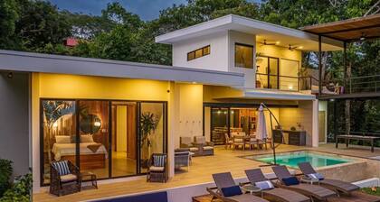 Casa Tres Parajitas - House of Three Little Birds