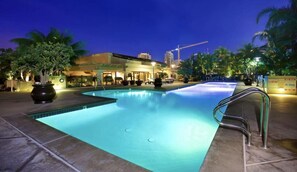 Outdoor pool, a heated pool - Upscale Harbor Club Condo With Spectacular Views (San Diego)