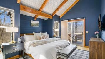 3 bedrooms, in-room safe, desk, travel crib