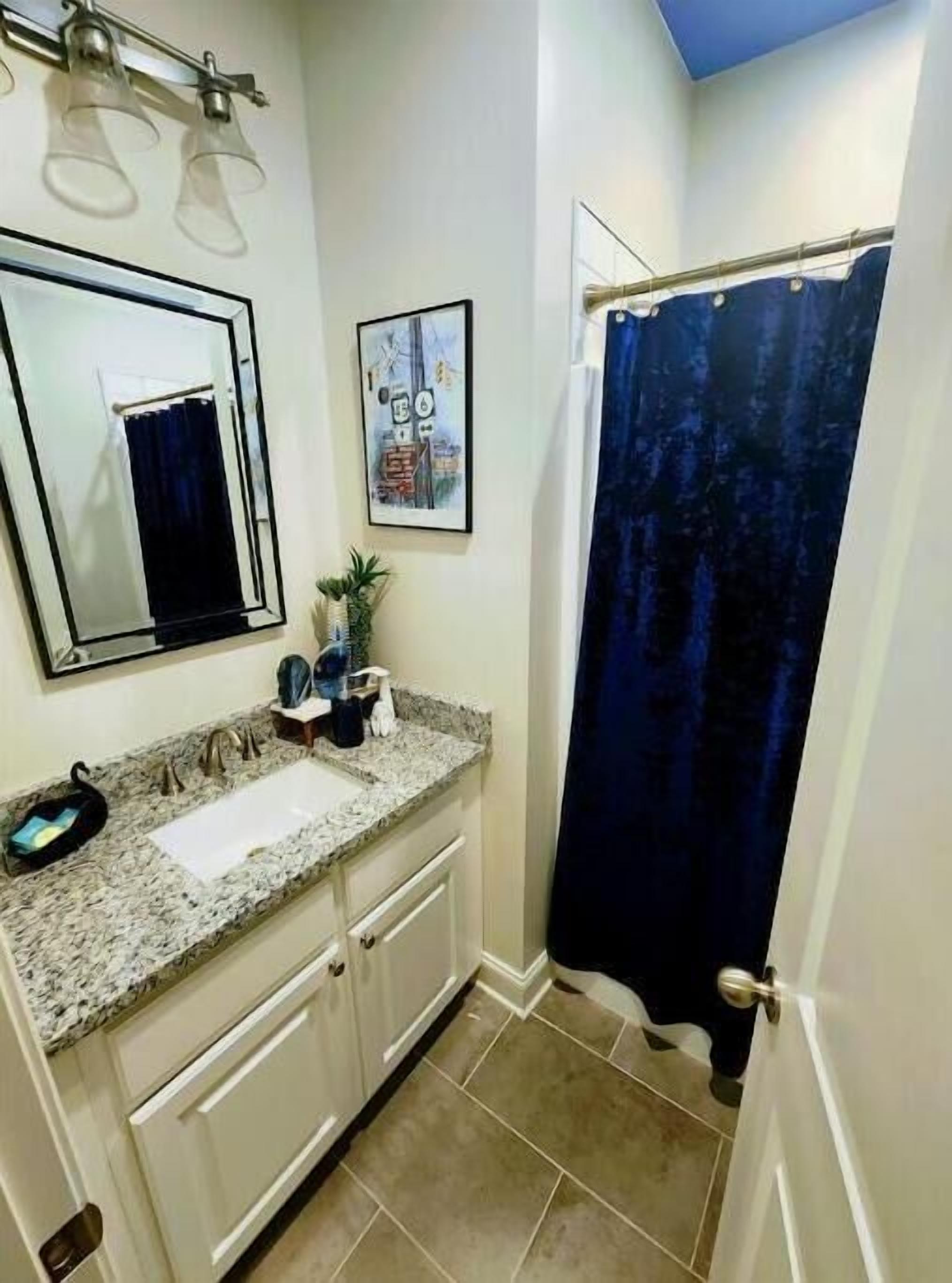 Asciugacapelli, asciugamani, sapone, carta igienica