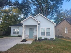 Exterior - The Sugar Shack Cottage with Hot Tub (Tupelo)