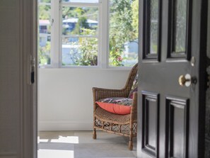 Interior - Crabapple Cottage - Coromandel Town Holiday Home (Coromandel Town)
