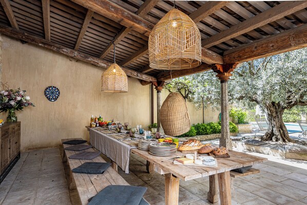 Outdoor dining