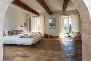 6 bedrooms, iron/ironing board, WiFi, bed sheets - Vue D'exception en Plein Cœur de Gordes (Gordes)