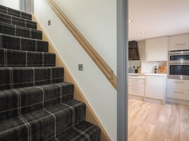 Lavavajillas, tetera/pava eléctrica, tostadora, utensilios de cocina