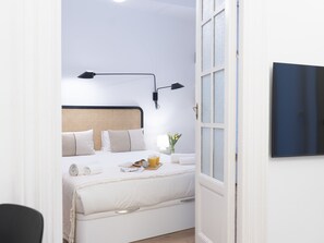 1 bedroom, in-room safe, iron/ironing board, free WiFi