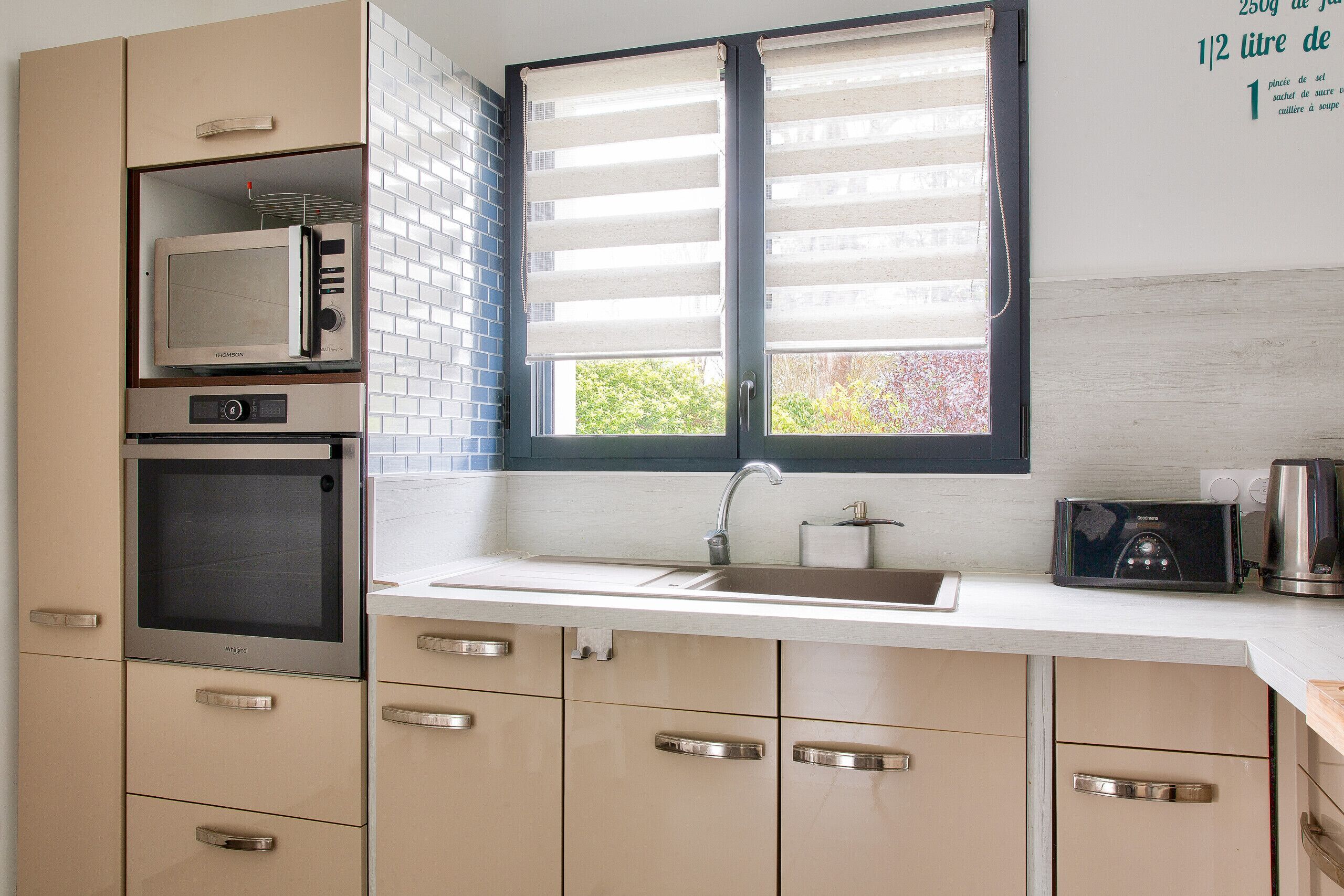 雪櫃、微波爐、焗爐、洗碗機