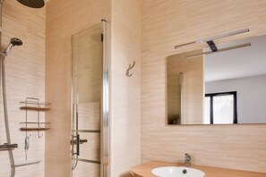 Douche, séchoir à cheveux