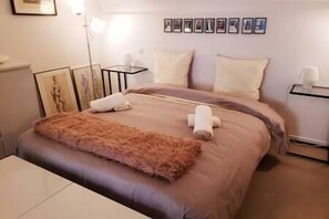 1 bedroom, WiFi - The Marquis's studio (Marsanne)