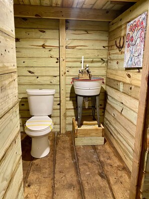 Towels, soap, toilet paper - Peaceful spot with the nature
(Okeechobee)