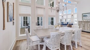 單棟房屋 (5 Bedrooms) | 內部