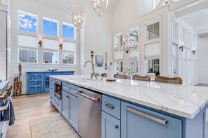 Interior - Shell Yeah! 320 COA (Port Aransas)