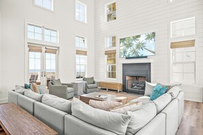 Interior - Sea Forever 112 LES (Port Aransas)