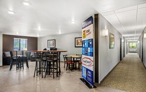 Coin salon dans le hall