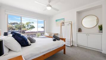 3 bedrooms, iron/ironing board, travel crib, internet