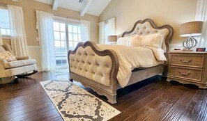 4 室のベッドルーム、デスク、アイロン / アイロン台、WiFi (無料)