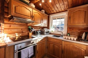 Traditional Cabin | Private kitchen