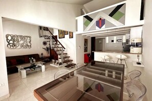 Interior - Long Stay/Loft in Old City -2Rooms- 2Toilets
(Cartagena)