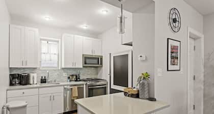 Philly's Perfect Pad: Park Views, Parking & Walkable Charm!