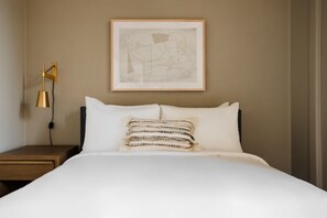 2 bedrooms, iron/ironing board, bed sheets