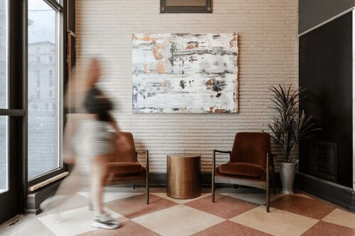 Vibrant Downtown Retreat, Rooftop Bar Access