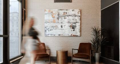 Vibrant Downtown Retreat, Rooftop Bar Access