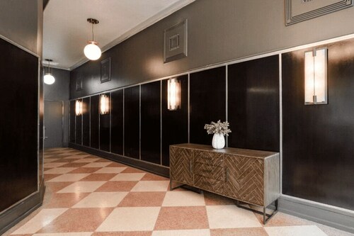 Experience San Antonio's Charm in this Underground Studio at La Luz