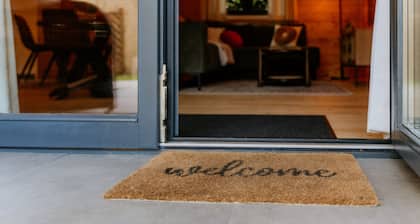 Gemütliche Waldhütte mit Sauna und Whirlpool