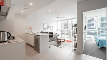 1 bedroom, desk, WiFi, bed sheets