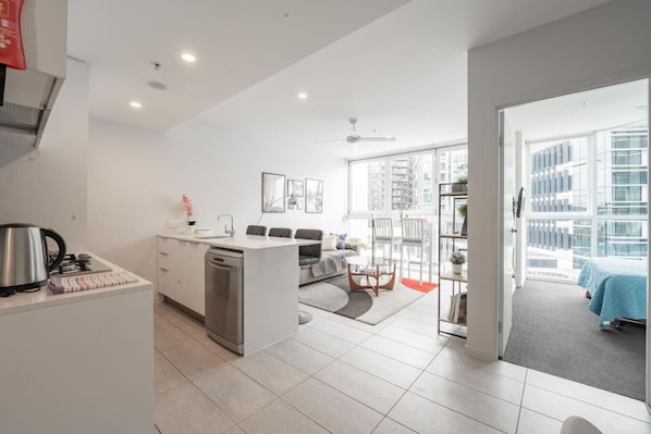 1 bedroom, desk, WiFi, bed sheets